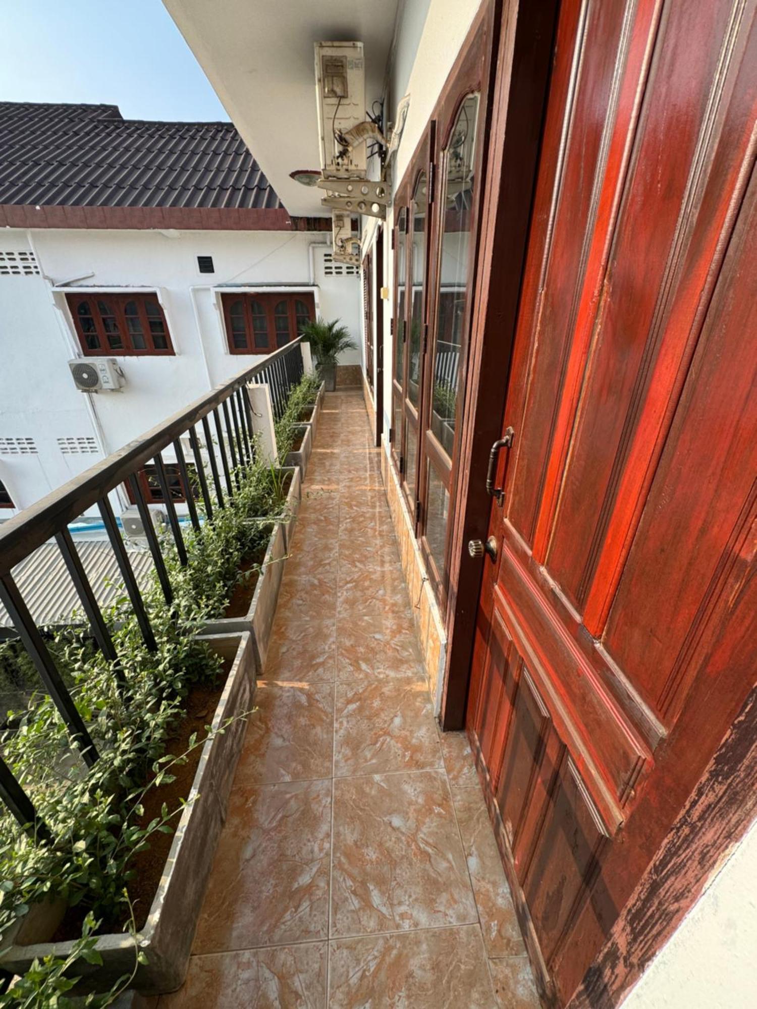 Vang Vieng Green Hotel Dış mekan fotoğraf